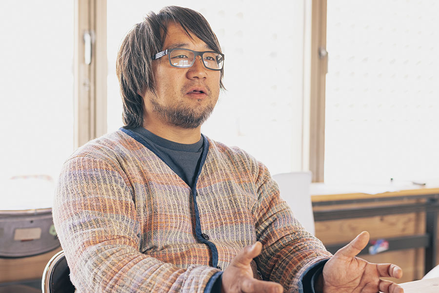 写真:アートの場をつくる人びと 第4回 赤羽孝太さん