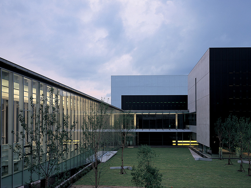 茅野市民館・茅野市美術館