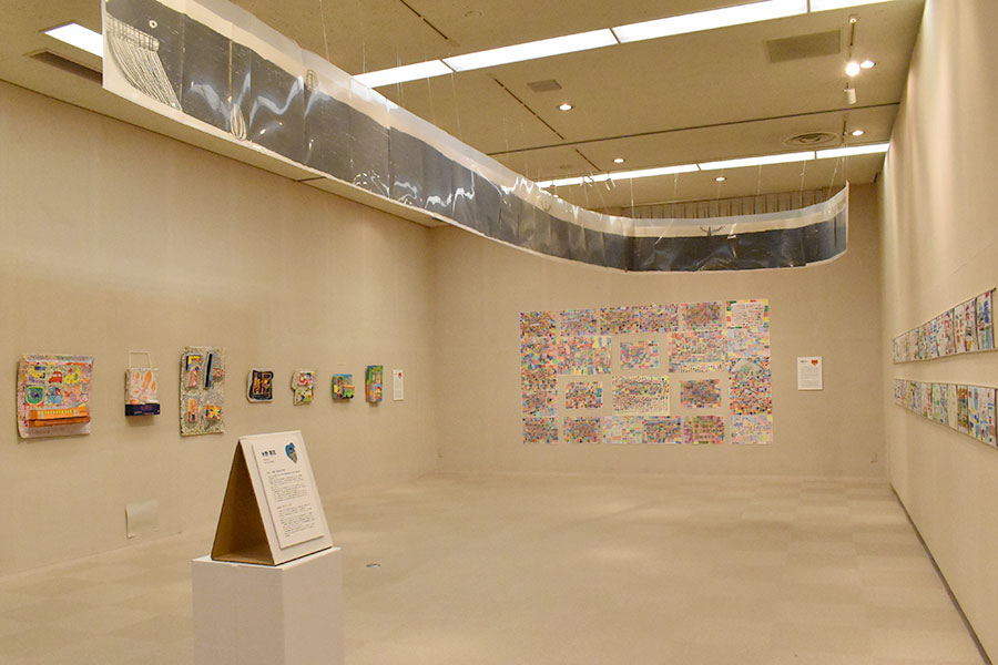 写真：ザワメキアート展