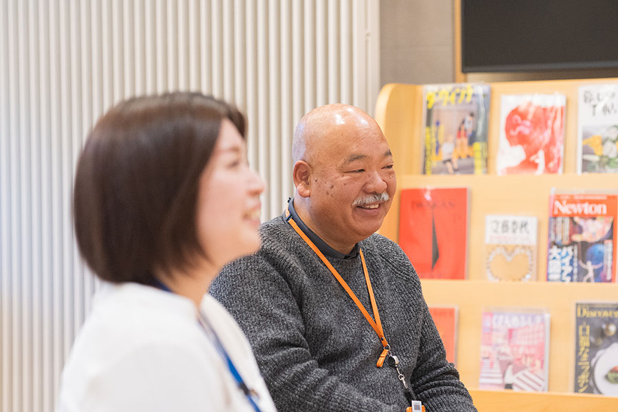 写真：須坂市立須坂図書館