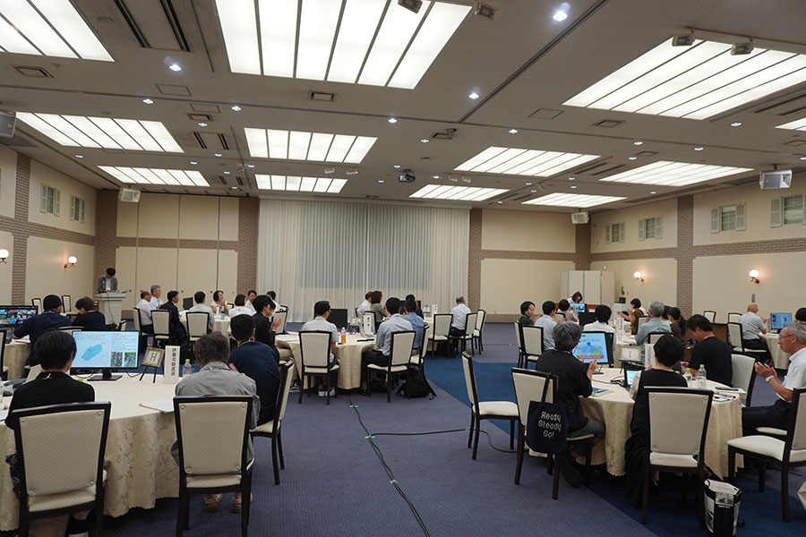 写真：伊那谷財団が育む「右巻き」の思想と実践