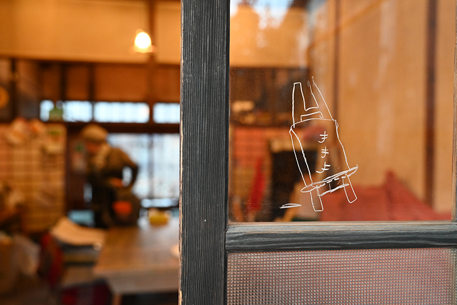 写真：自由な表現をはぐくむ「アトリエももも」の挑戦