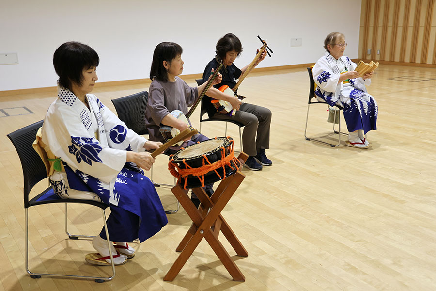 写真:木曽踊保存会 定例稽古会”の心意気受け継ぐ正調木曽節