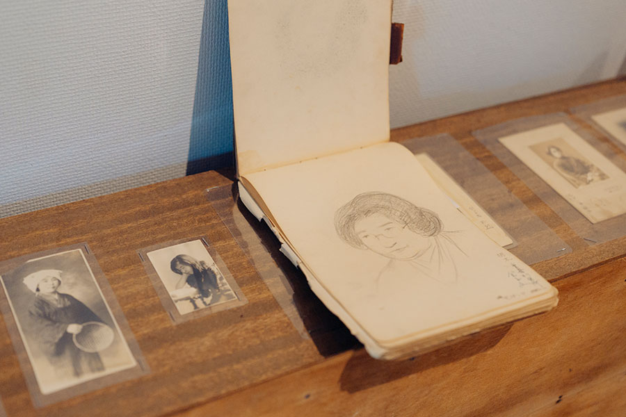 写真：「望月桂　自由を扶くひと」展
